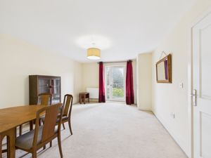 Lounge/Diner- click for photo gallery